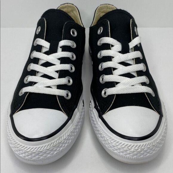Converse Shoes - Women’s Converse Low size 7